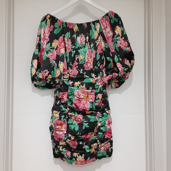 NWT FOR LOVE & LEMONS JOLIE RUCHED FLORAL PRINT MINI DRESS IN BLACK - Picture 2 of 5